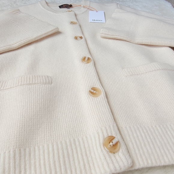 NWT Quince 100% Mongolian Cashmere Structured Cardigan, Ivory M ✨🤍 - Picture 3 of 9